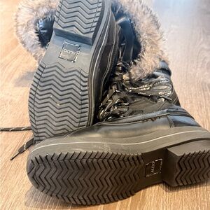 Aldo Black Lace-Up Winter Boots with Faux Fur Collar
